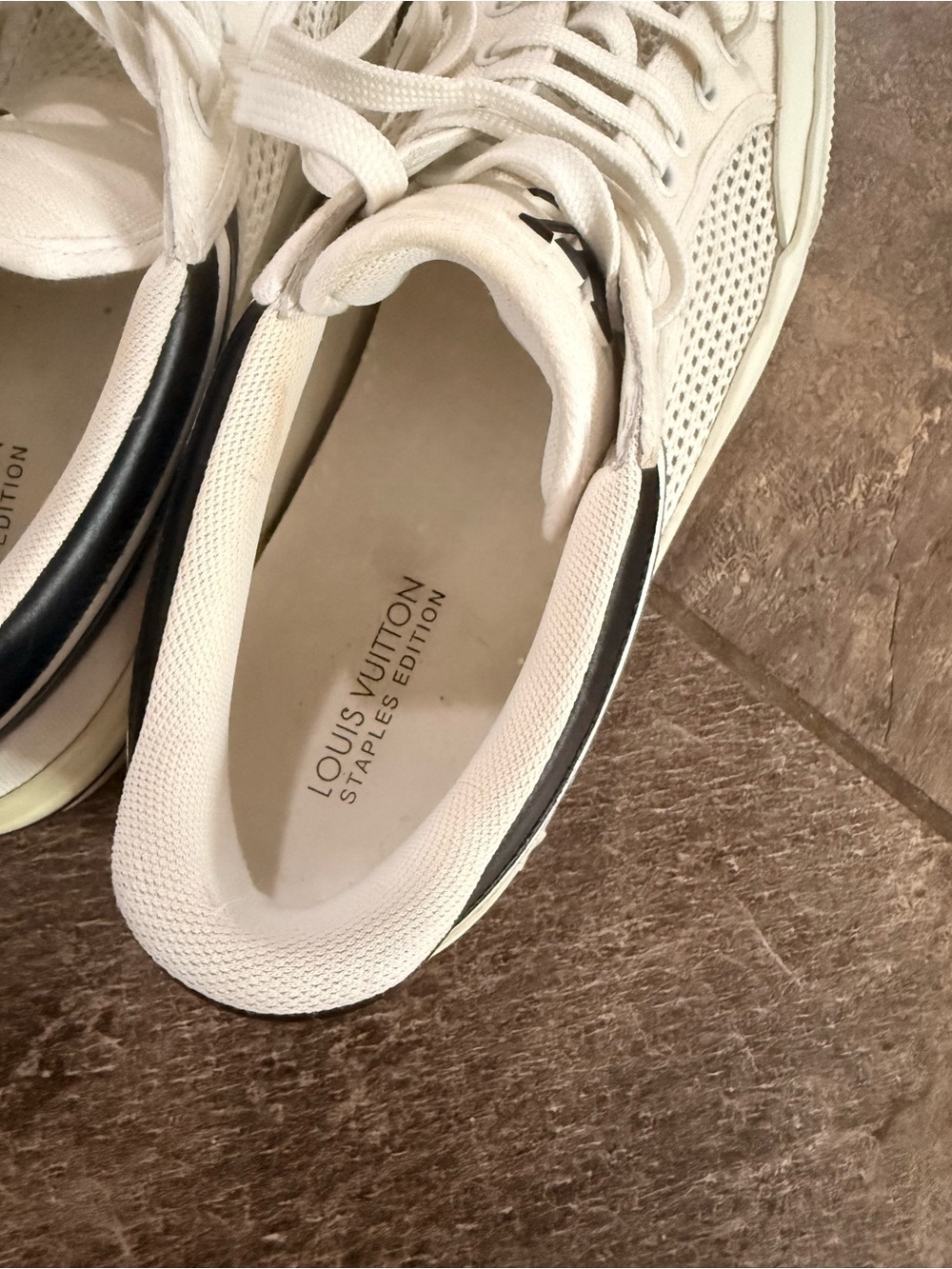 Men’s White Louis Vuitton Sneakers 9.5 - Picture 4 of 11